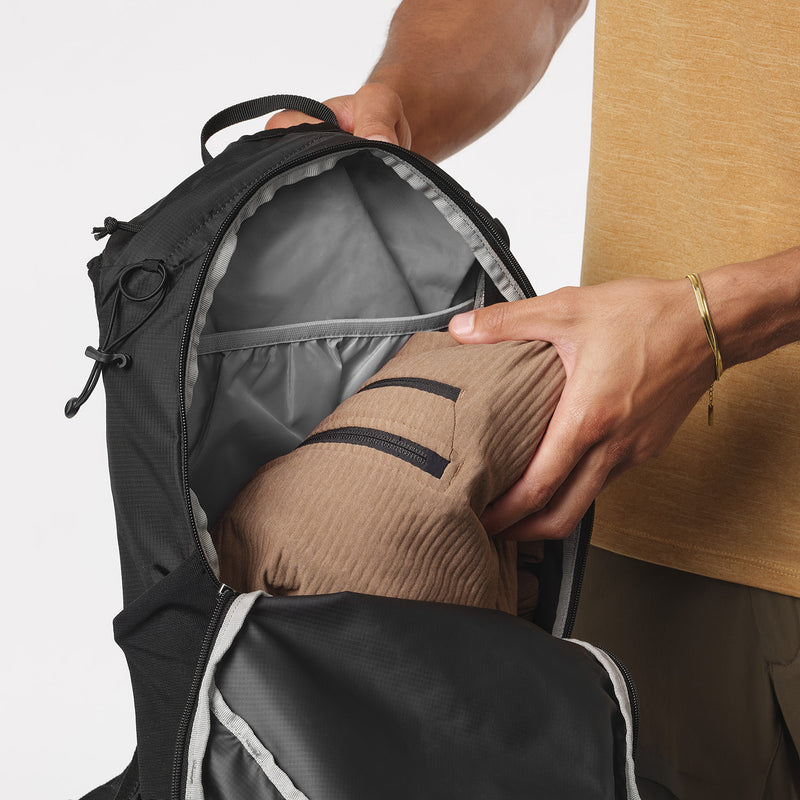 Load image into Gallery viewer, Salomon Unisex Trailblazer 30L Hiking Bag Black/Grey/Alloy LC2183200

