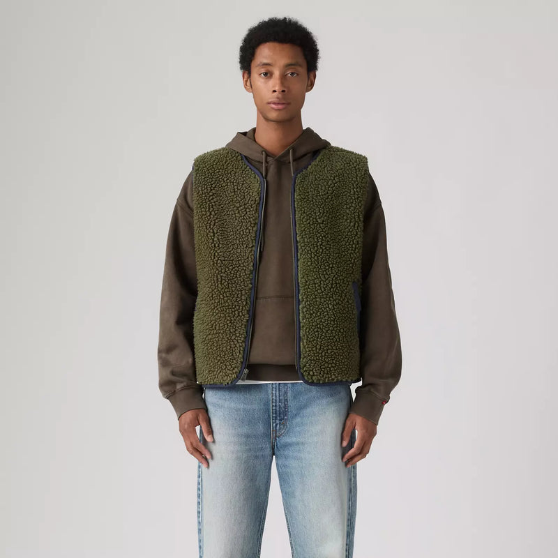 Load image into Gallery viewer, Levi's Men's Seacliff Sherpa Vest Fleese Olive Night 007S50002
