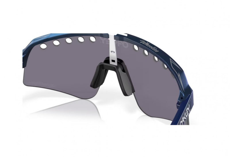 Load image into Gallery viewer, Oakley Unisex Sutro Lite Sweep Sunglasses TLD Blue Colorshift/Prizm Grey OOO9465-3232
