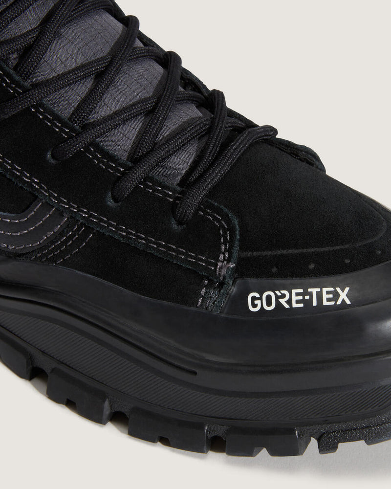 Load image into Gallery viewer, Vans Men&#39;s MTE Sk8-Hi Gore-Tex Insulated Black/Black VN000DARBKA
