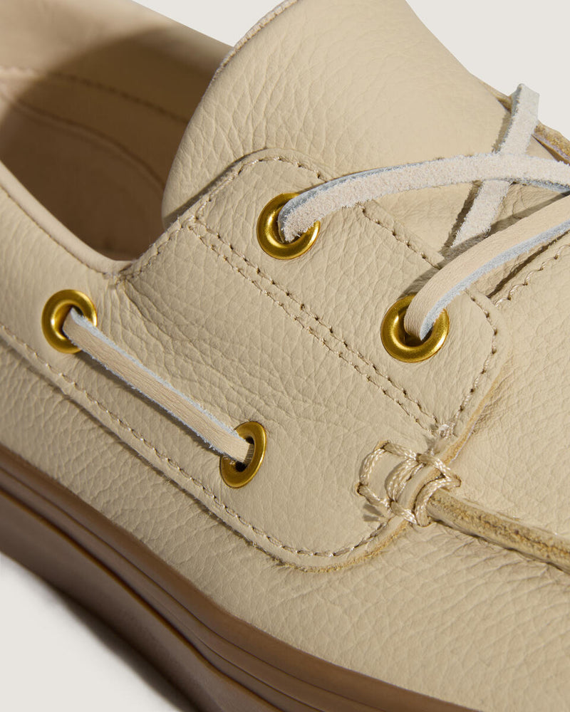 Load image into Gallery viewer, Vans Unisex 2-Eyelet Boat Shoes Leather Tan VN000Z11TAN
