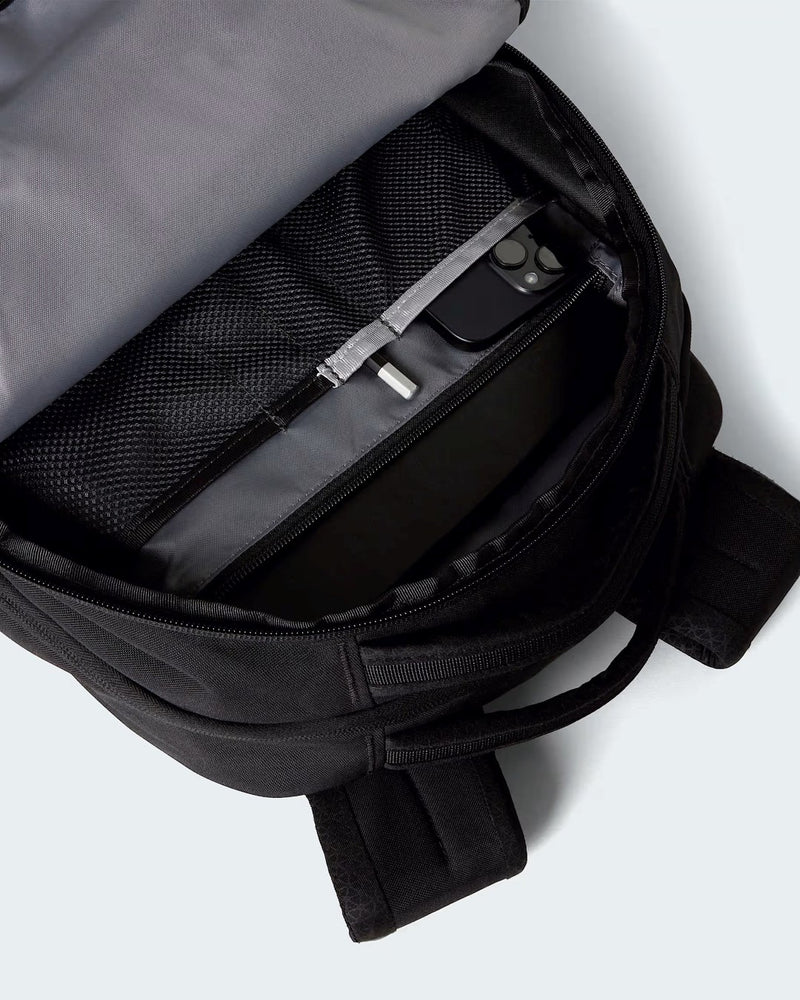 Load image into Gallery viewer, The North Face Unisex Vault 27L Backpack TNF Black/NPF NF0A3VY24H0
