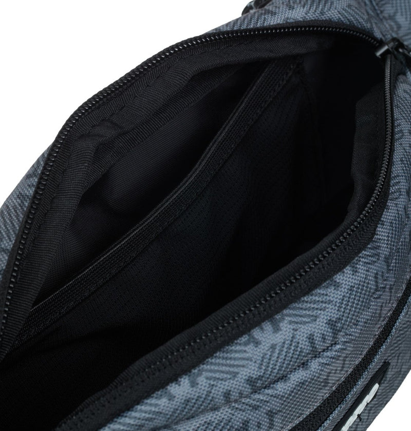 Load image into Gallery viewer, DC Unisex Tussler Waist Pack Soccer Black ADYBA03060-KVJ4
