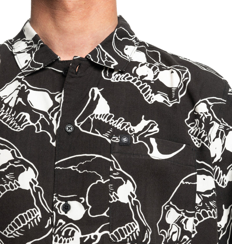Load image into Gallery viewer, DC Men&#39;s Fracture Short Sleeve Shirt Black Skully Print ADYWT03115-XKWK
