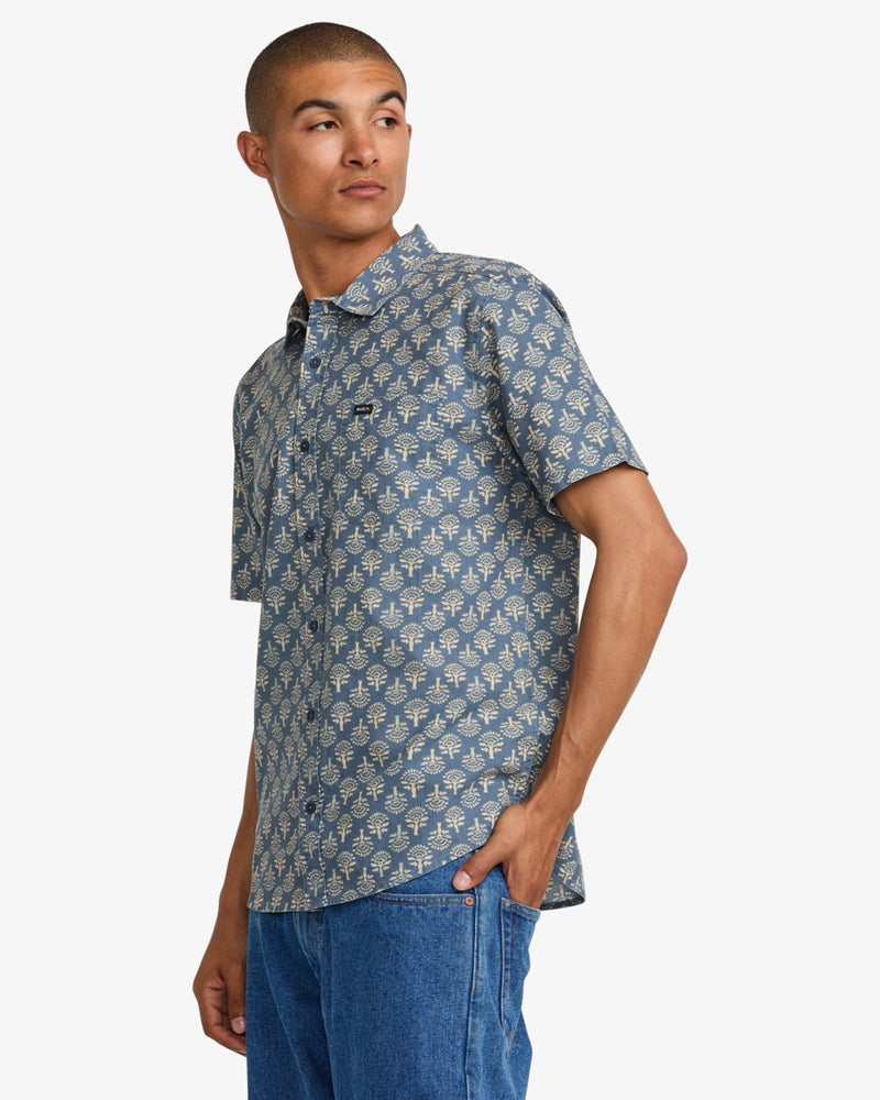 Load image into Gallery viewer, RVCA Men&#39;s Vacationist Short Sleeve Shirt Indigo AVYWT00495-IND
