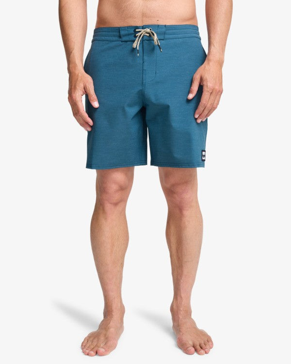 Load image into Gallery viewer, Billabong Men's Every Other Day Low Tide Boardshorts Real Teal EBYBS00123-BPR0
