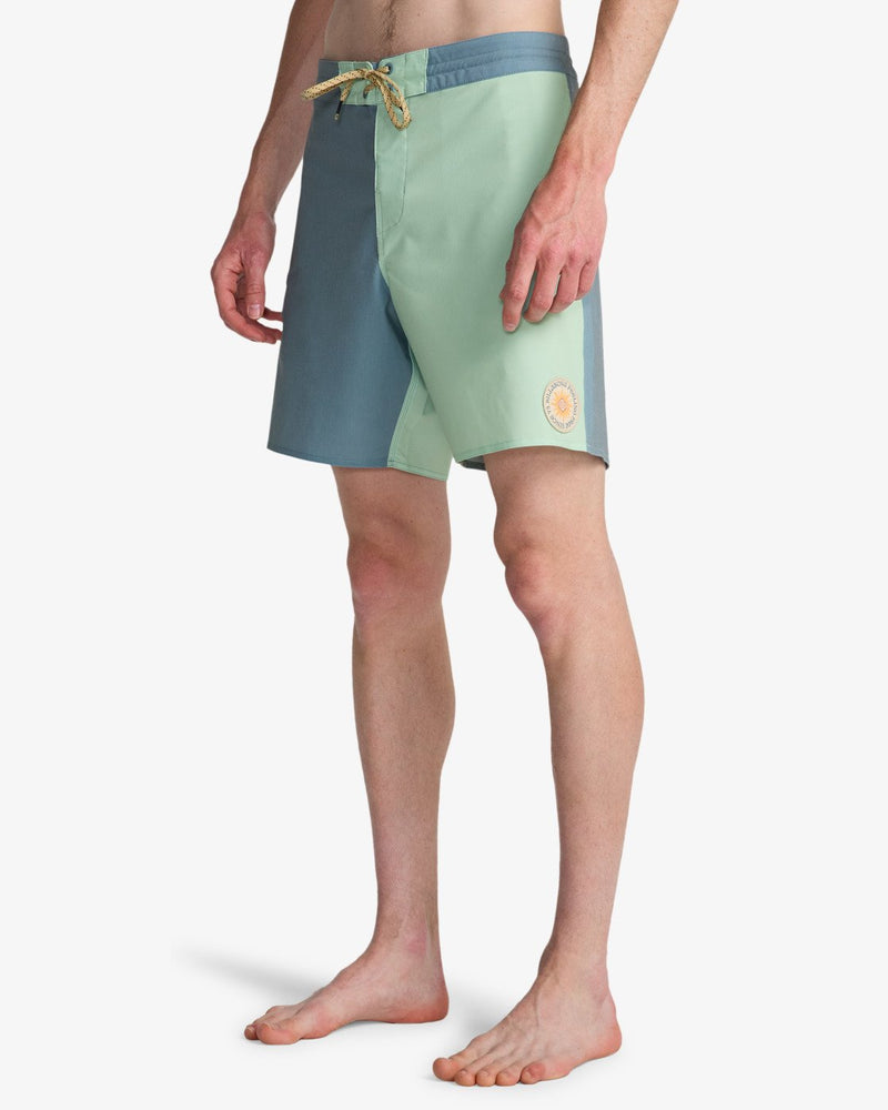 Load image into Gallery viewer, Billabong Ventura Low Tide Boardshorts Green EBYBS00130-GDM1

