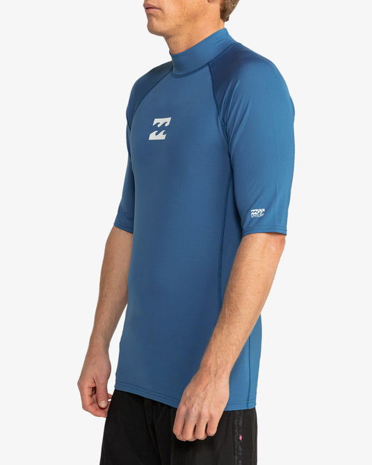 Billabong Men's Waves All Day Short Sleeve Rashguard Dark Blue EBYWR00101-DKB