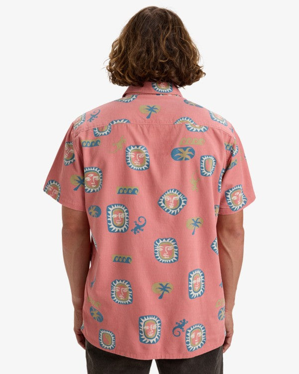 Load image into Gallery viewer, Billabong Men&#39;s Solana Short Sleeves Shirt Dusty Pink EBYWT03008-DTP
