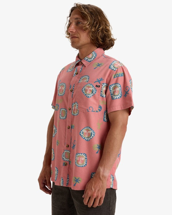 Load image into Gallery viewer, Billabong Men&#39;s Solana Short Sleeves Shirt Dusty Pink EBYWT03008-DTP
