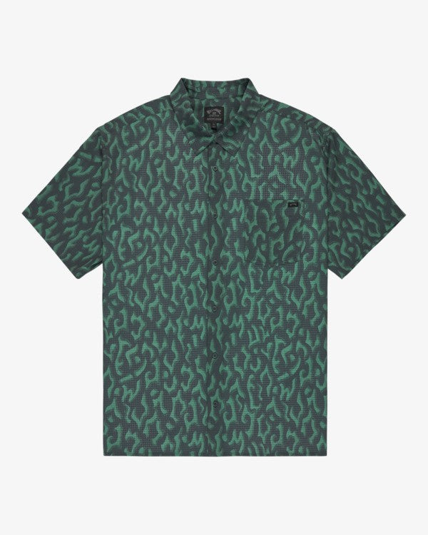 Load image into Gallery viewer, Billabong Men's Surftrek Perf Short Sleeve Grey EBYWT03023-CRG0
