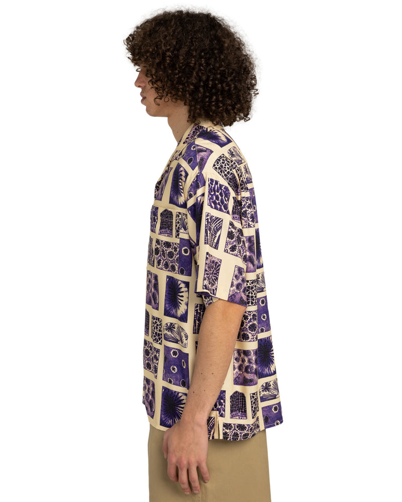 Load image into Gallery viewer, Element Men&#39;s Resort Short Sleeve Shirt Corals ELYWT00177-NEQ6
