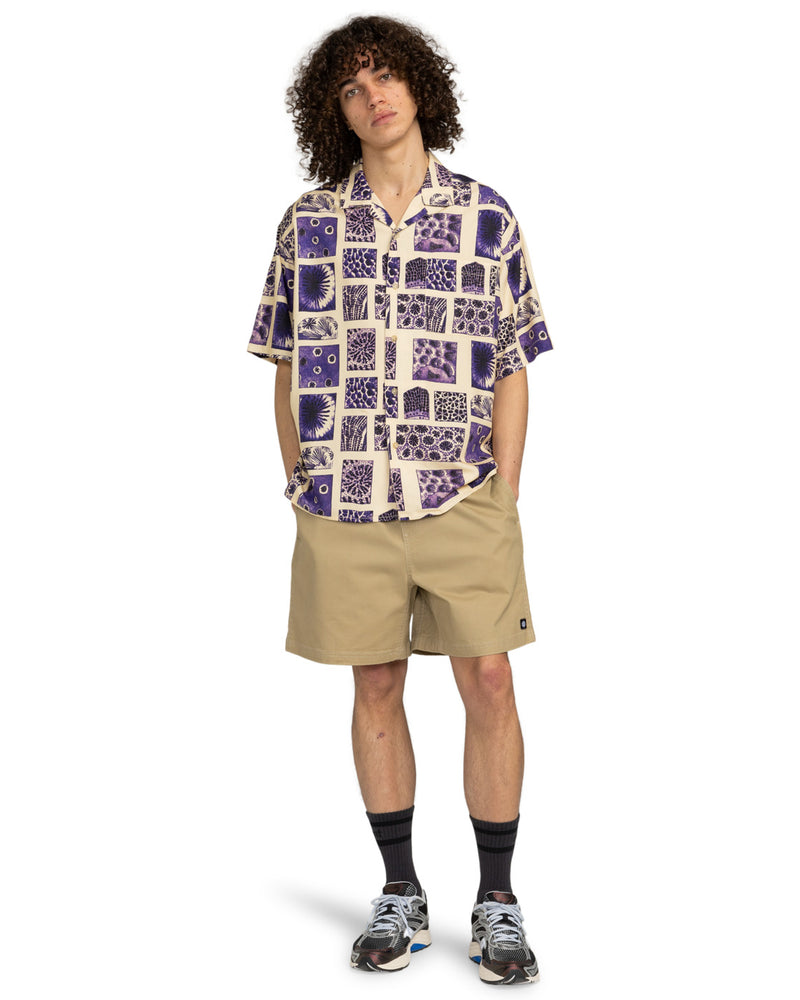 Load image into Gallery viewer, Element Men&#39;s Resort Short Sleeve Shirt Corals ELYWT00177-NEQ6
