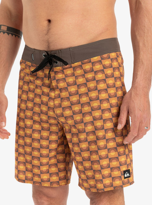 Quiksilver Men's Surfsilk Leg 18" Board Shorts Florever Bran EQYBS04889_CMN6