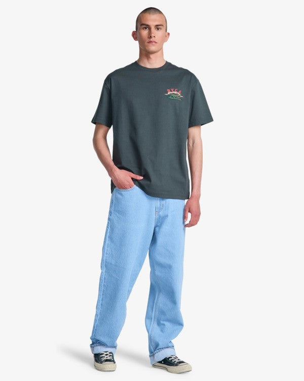Load image into Gallery viewer, RVCA Men's Welcome To RVCA T-Shirt Pirate Black EVYZT00328-PTK
