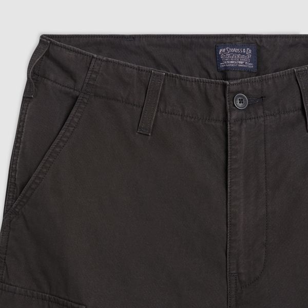 Load image into Gallery viewer, Levi's Men's Carrier Cargo Shorts Black 001KG0011

