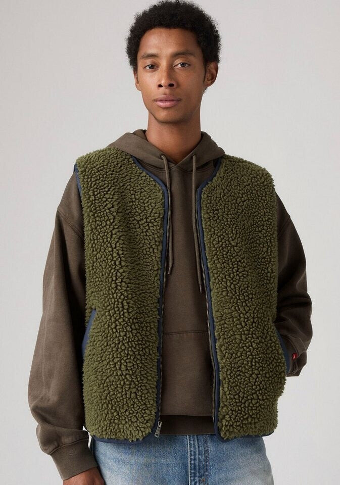 Load image into Gallery viewer, Levi's Men's Seacliff Sherpa Vest Olive Night Green 007S50002
