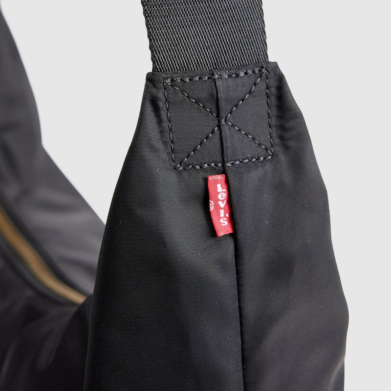 Load image into Gallery viewer, Levi's Women's Alexandra Bag Caviar Black 005F20000
