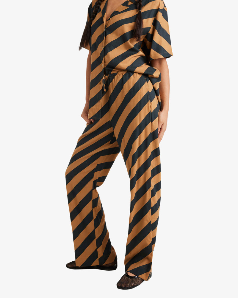 Load image into Gallery viewer, RVCA Women&#39;s Milspec Stripe Holiday Wide Leg Pants Camel UVJNP00153-CAM
